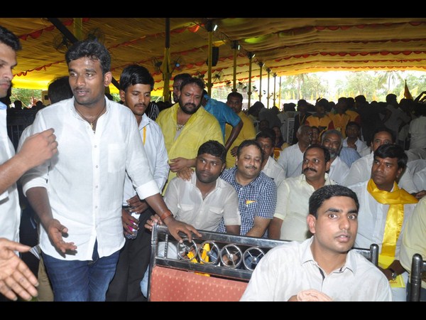 పార్టీకి యువరక్తం..