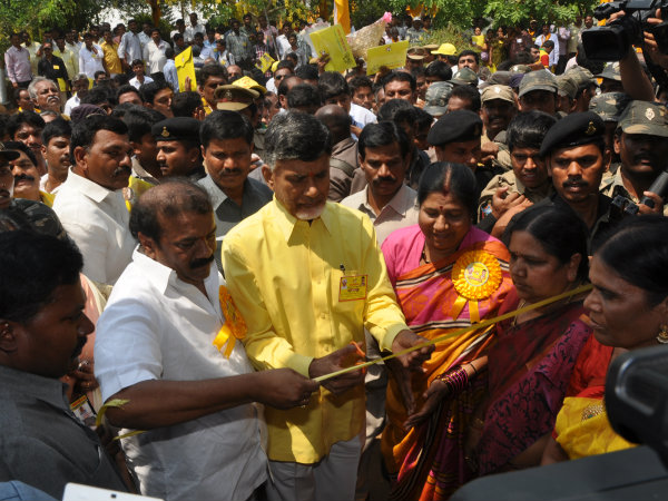 బాబుపై ప్రశంసలు