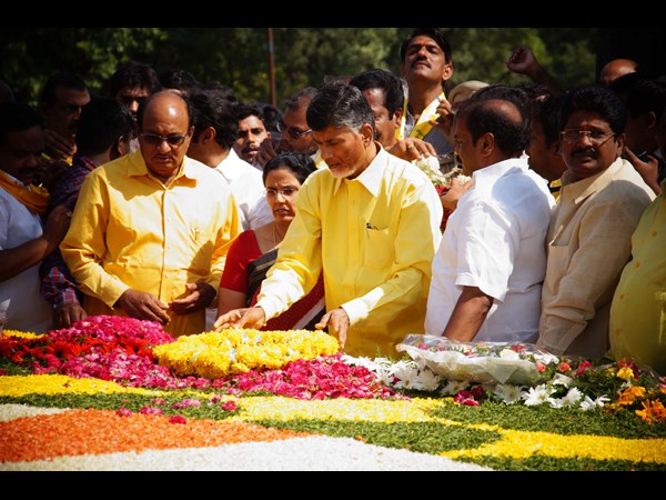 చంద్రబాబు ఇలా...