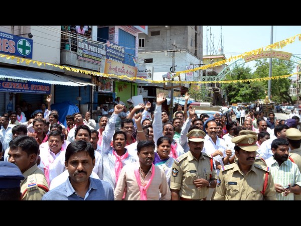 ఎన్టీఆర్ విగ్రహంపై రగడ