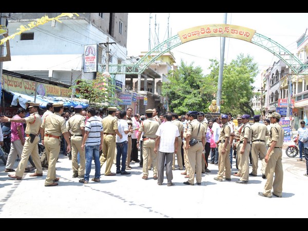 ఎన్టీఆర్ విగ్రహంపై రగడ