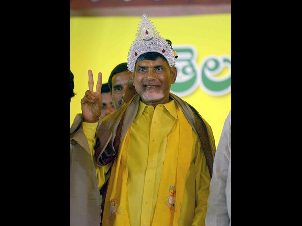 బాబుకు కిరీటం