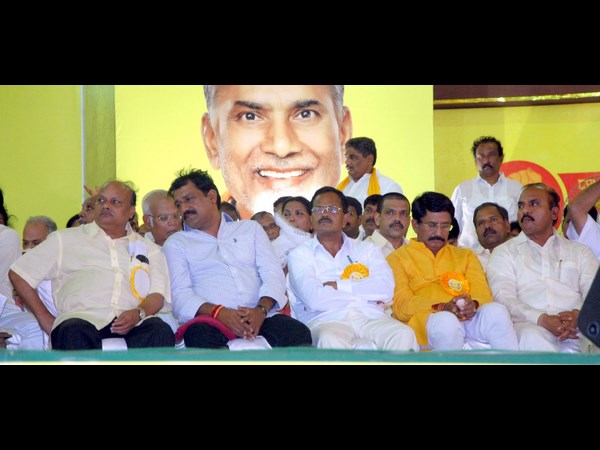 పార్టీ నేతలు