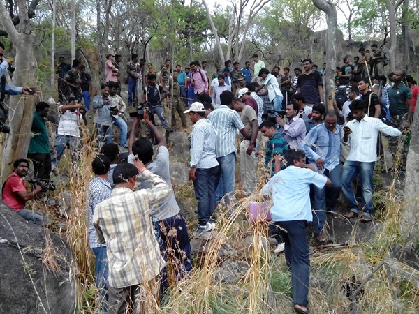 శేషాచలం అడవుల్లో కాల్పులు