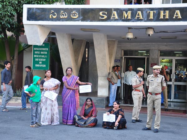 సచివాలయంలో....