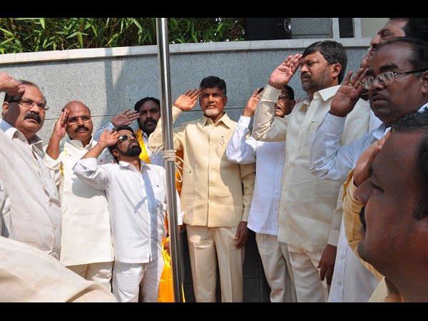 తెలంగాణ ప్రజలకు శుభాకాంక్షలు