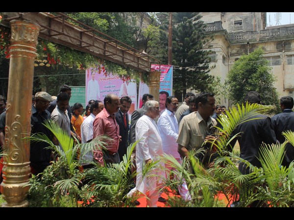కెసిఆర్ వెంట కేశవరావు