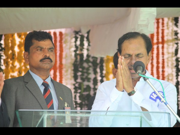 ఉద్యోగులతో కెసిఆర్