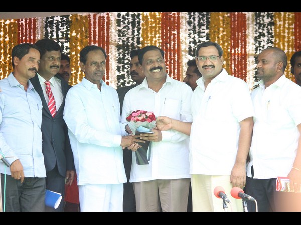 ఉద్యోగ నేతలతో కెసిఆర్