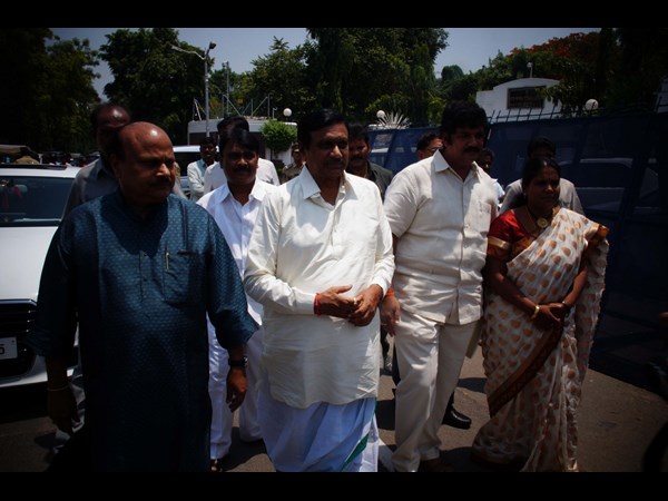 TDP MLAs meet Governor