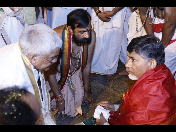 తిరుమలలో చంద్రబాబు