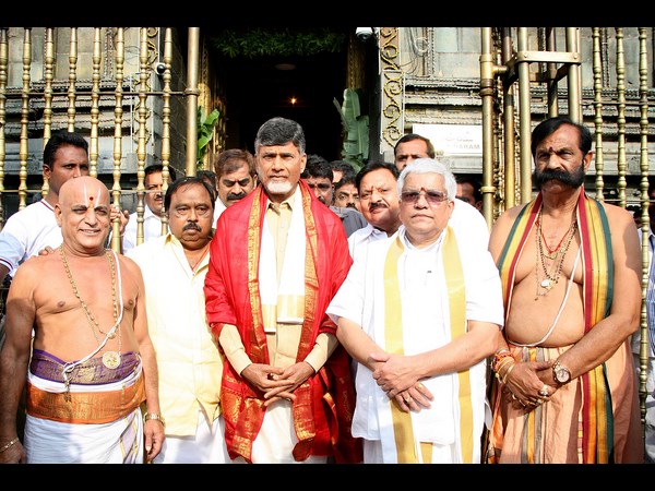 తిరుమలలో చంద్రబాబు