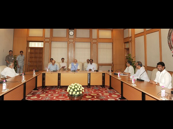 మోడీతో కెసిఆర్