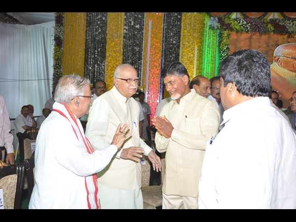 అద్వానీకి చంద్రబాబు స్వాగతం