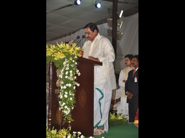 తొలుత కెఇ కృష్ణమూర్తి