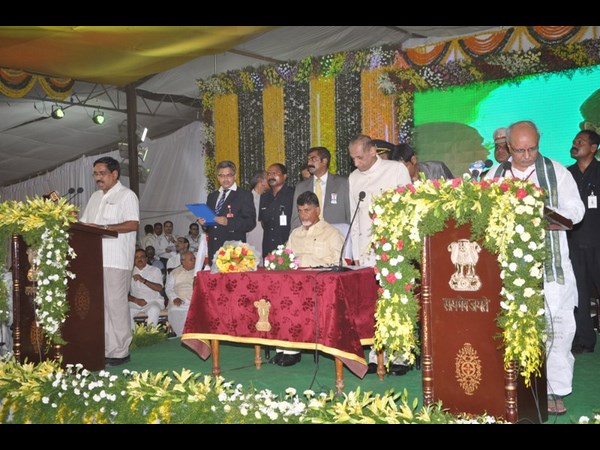 నారాయణ ప్రమాణ స్వీకారం