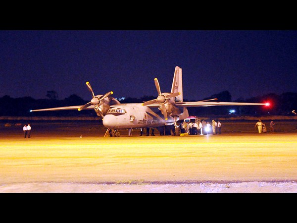 బేగంపేటకు విమానం..