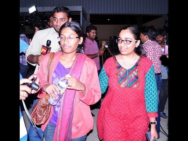 శంషాబాద్ విమానాశ్రయ చేరుకున్నారు.. శంషాబాద్ విమానాశ్రయ చేరుకున్నారు..