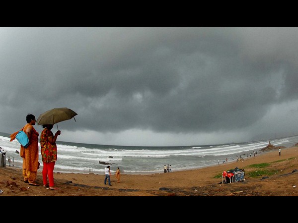 సాగర తీరం దృశ్యం.