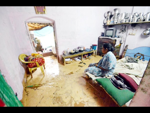 ఇళ్లలోకి నీరు