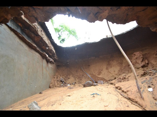 కూలిన ఇల్లు