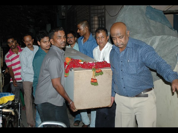 దేవషీస్ మృతదేహం ఇలా..