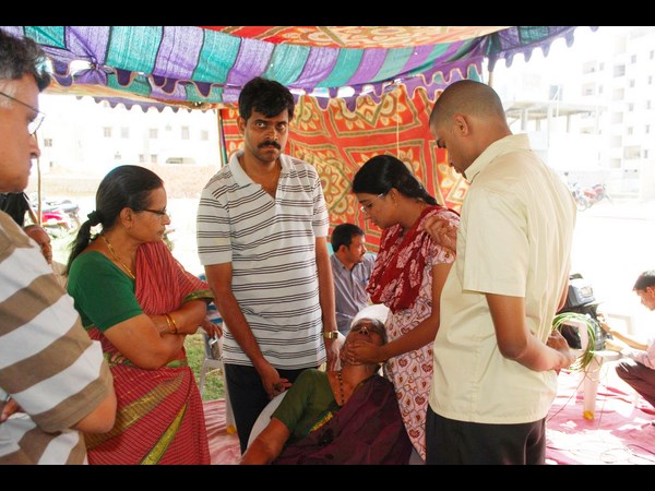 కుటుంబ సభ్యుల రోదన...