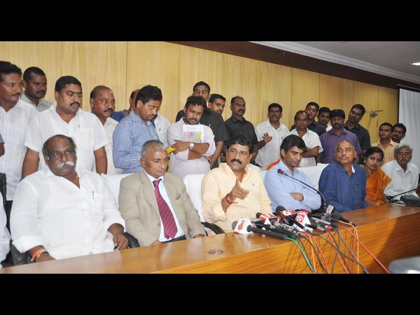 ఏపి తొలి కేబినెట్ భేటీ ఏపి తొలి కేబినెట్ భేటీ