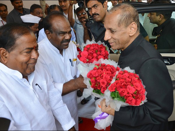 గవర్నర్