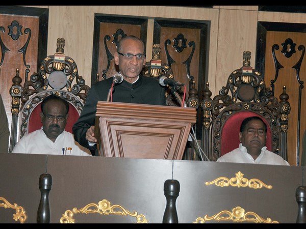 గవర్నర్