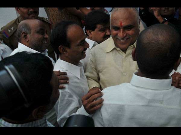 ఈటెలతో ఎర్రబెల్లి