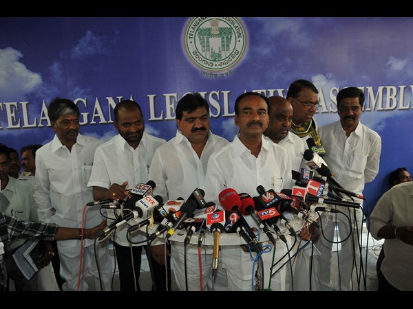 మీడియా పాయింట్ వద్ద మంత్రి ఈటెల