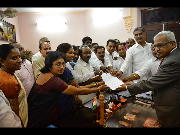 నామినేషన్ దాఖలు