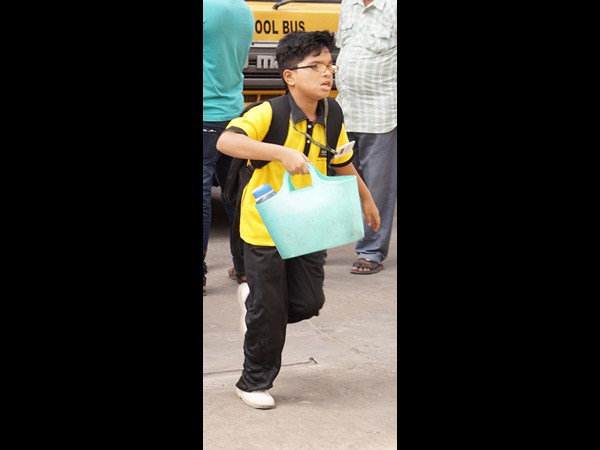 పాఠశాలకు పరుగు