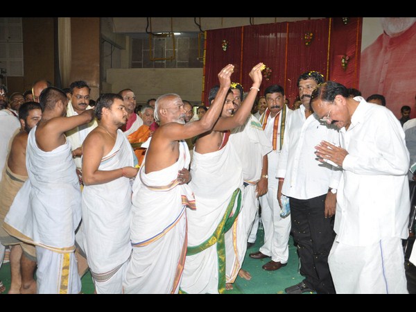 వెంకయ్య నాయుడు