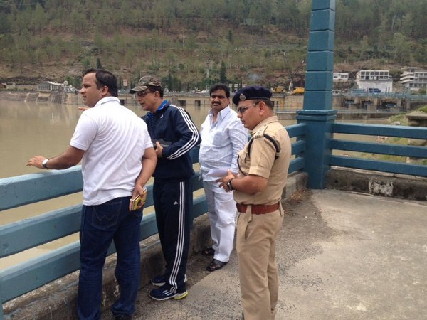 బియాస్ నది వద్ద మహేందర్ రెడ్డి