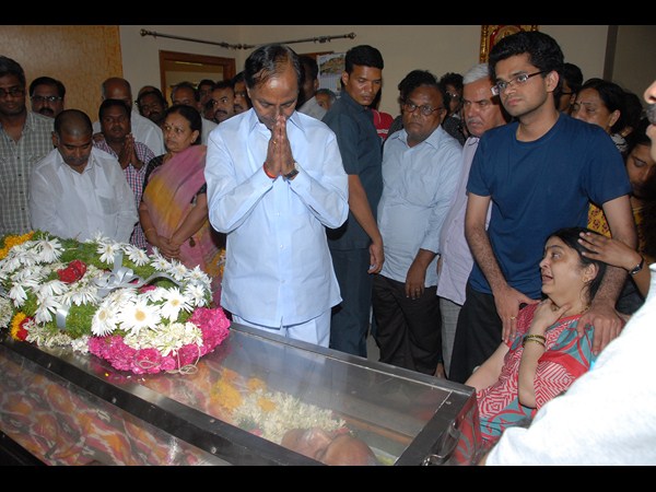 కెసిఆర్