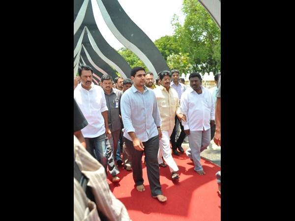 ఎన్టీఆర్‌కు నారా లోకేష్ నివాళి