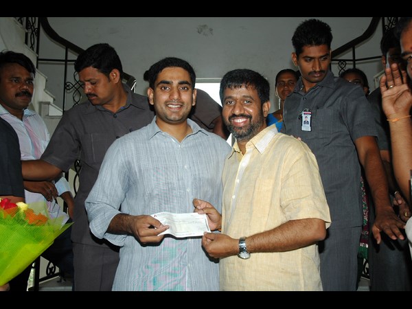 కృష్ణారావు లక్ష రూపాయలు