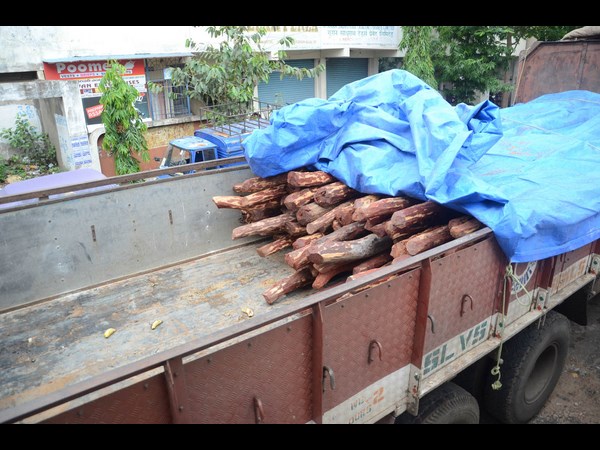 ఎర్ర చందనం స్మగ్లింగ్