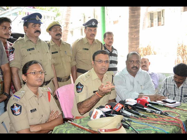 ఎర్ర చందనం స్మగ్లింగ్