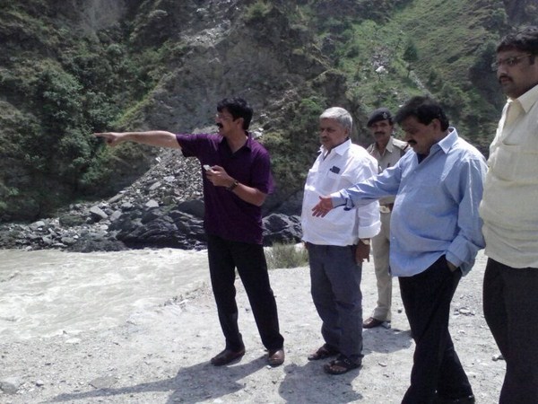 అధికారులతో కలిసి...