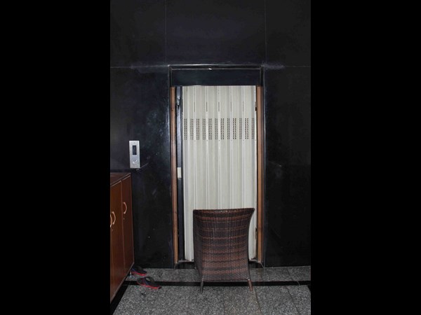 లిఫ్ట్ ప్రమాదంలో రత్నం...