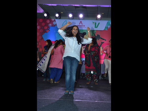 అదరగొట్టిన ఐటి ఉద్యోగులు