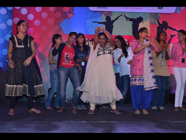 అదరగొట్టిన ఐటి ఉద్యోగులు