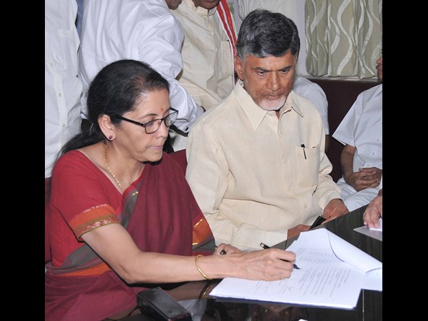 నిర్మలా సీతారామన్ నామినేషన్