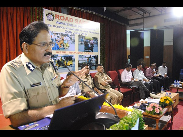 విద్యాసంస్థలు చూసుకోవాలి