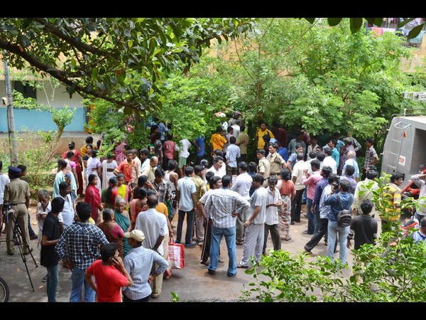 అనుమానాలు చాలా..