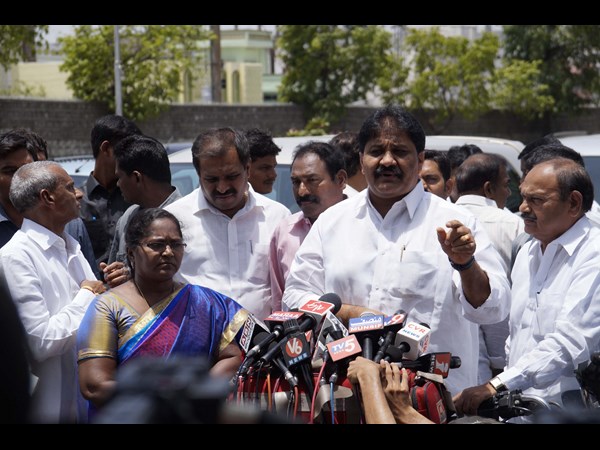 జగన్ పార్టీ ఎమ్మెల్యేలు