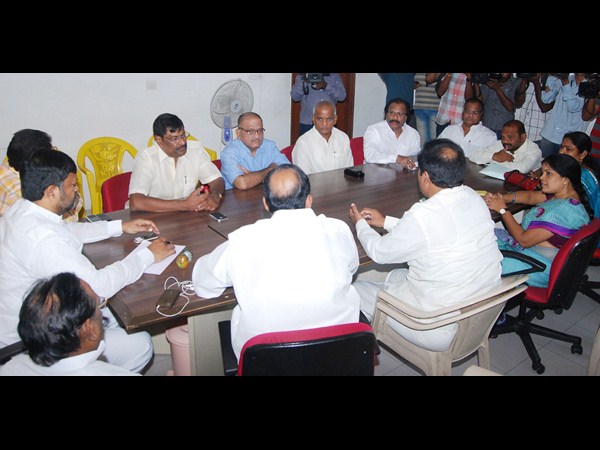 వలసలపై సమీక్ష